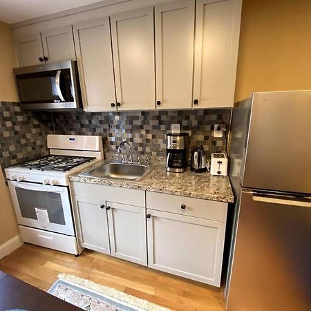Cozy Boston Getaway Apartment! Free Parking المظهر الخارجي الصورة