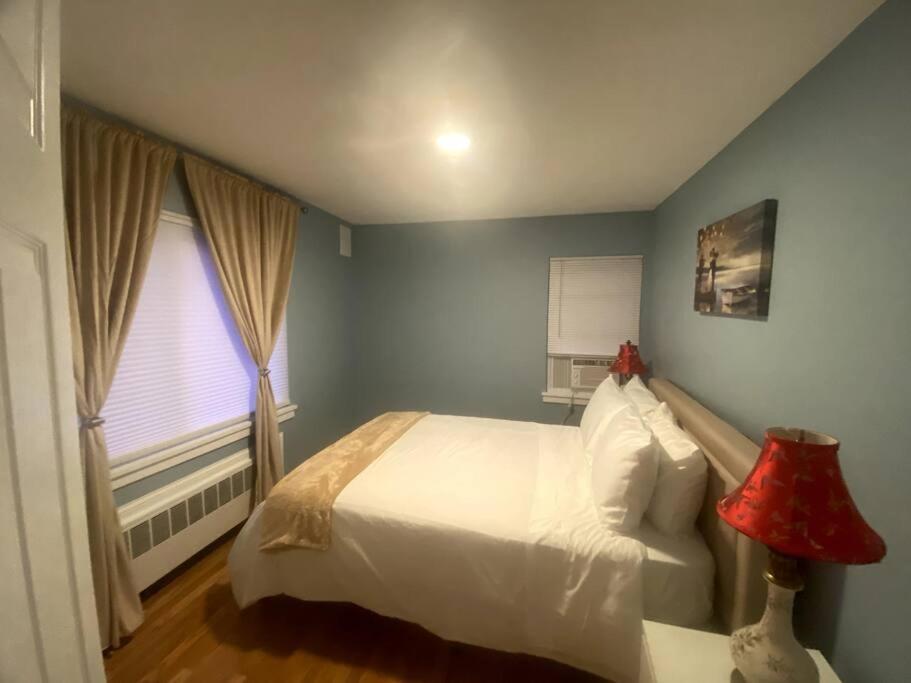 Cozy Boston Getaway Apartment! Free Parking المظهر الخارجي الصورة