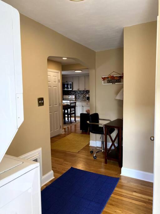 Cozy Boston Getaway Apartment! Free Parking المظهر الخارجي الصورة