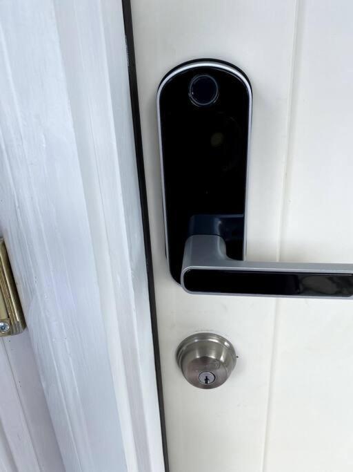 Cozy Boston Getaway Apartment! Free Parking المظهر الخارجي الصورة